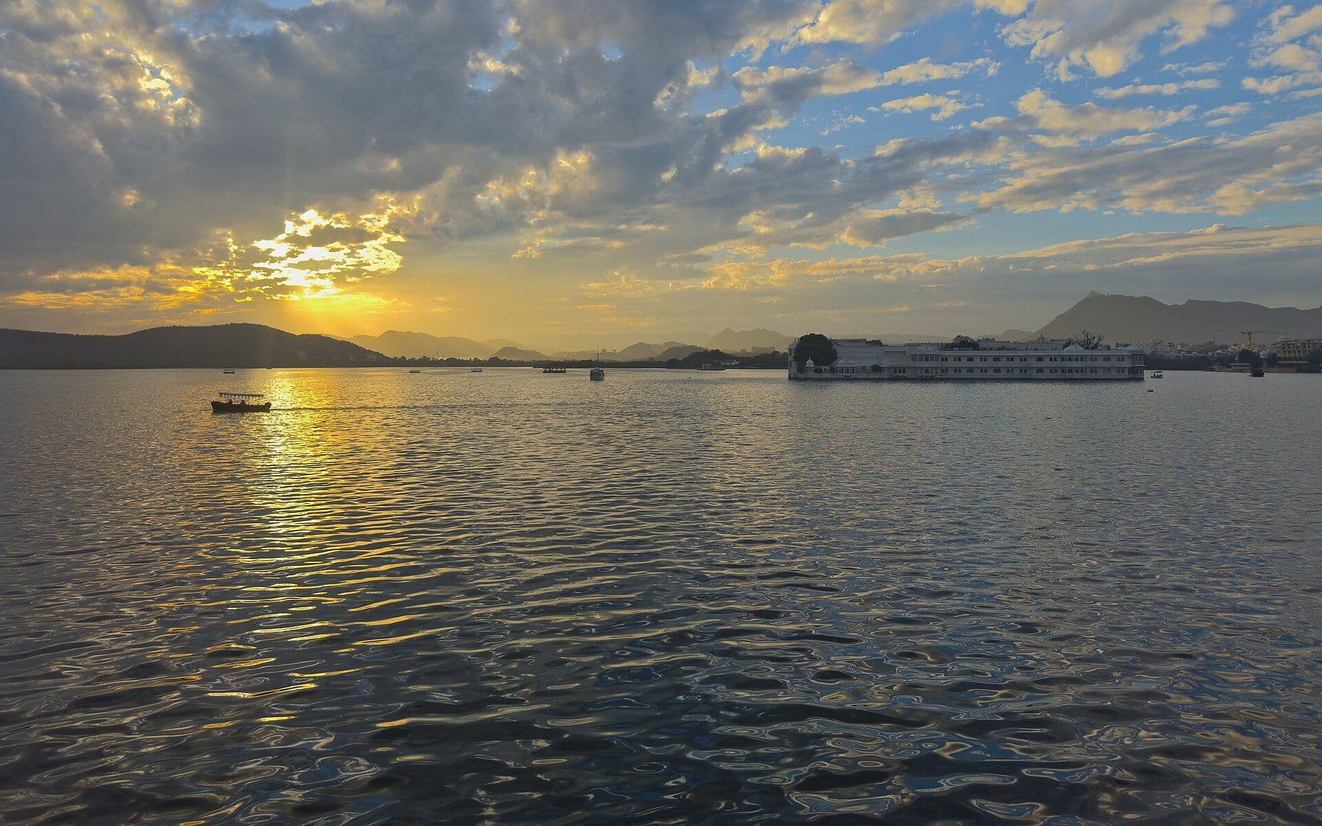 Ahmedabad → Udaipur